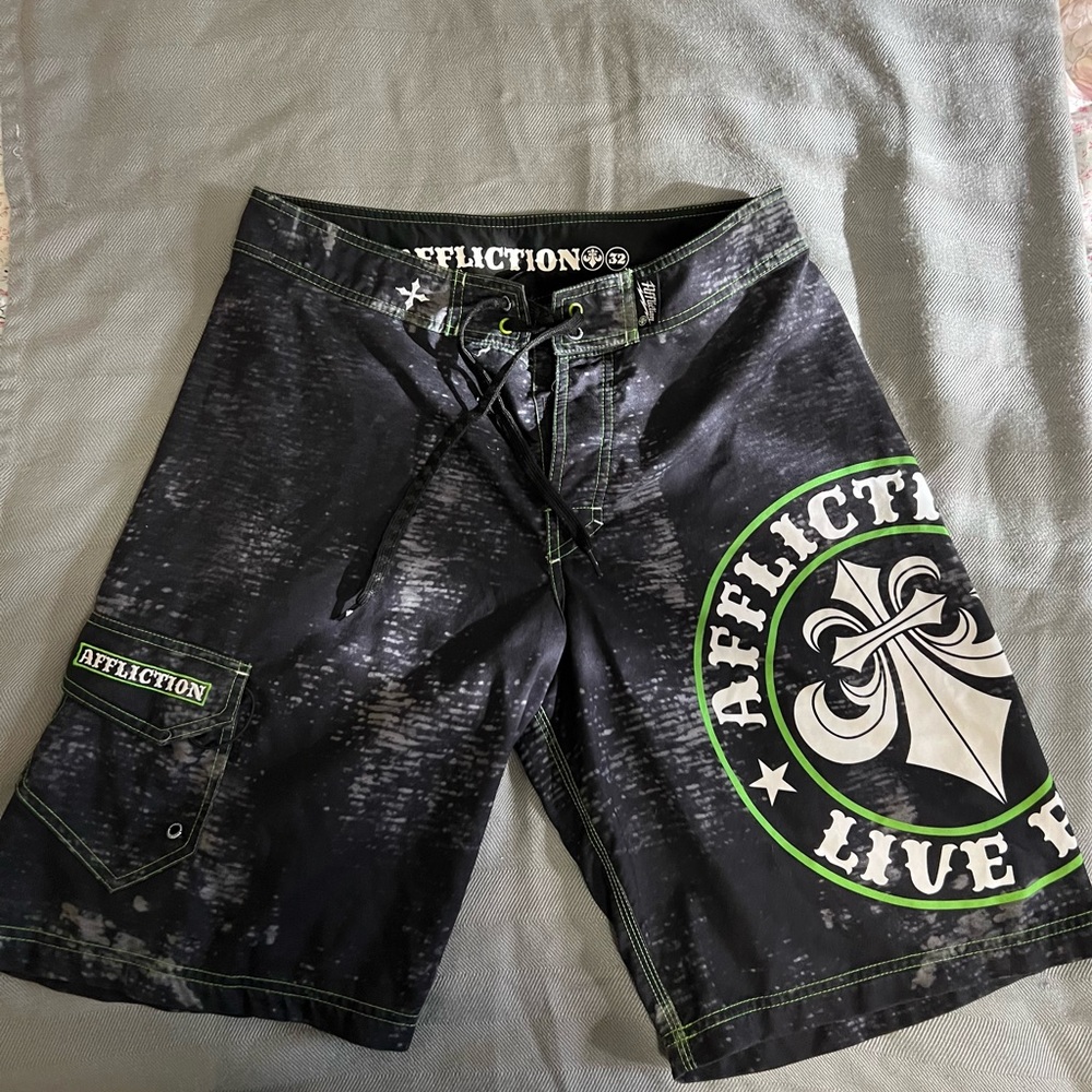 Affliction board shorts size 32